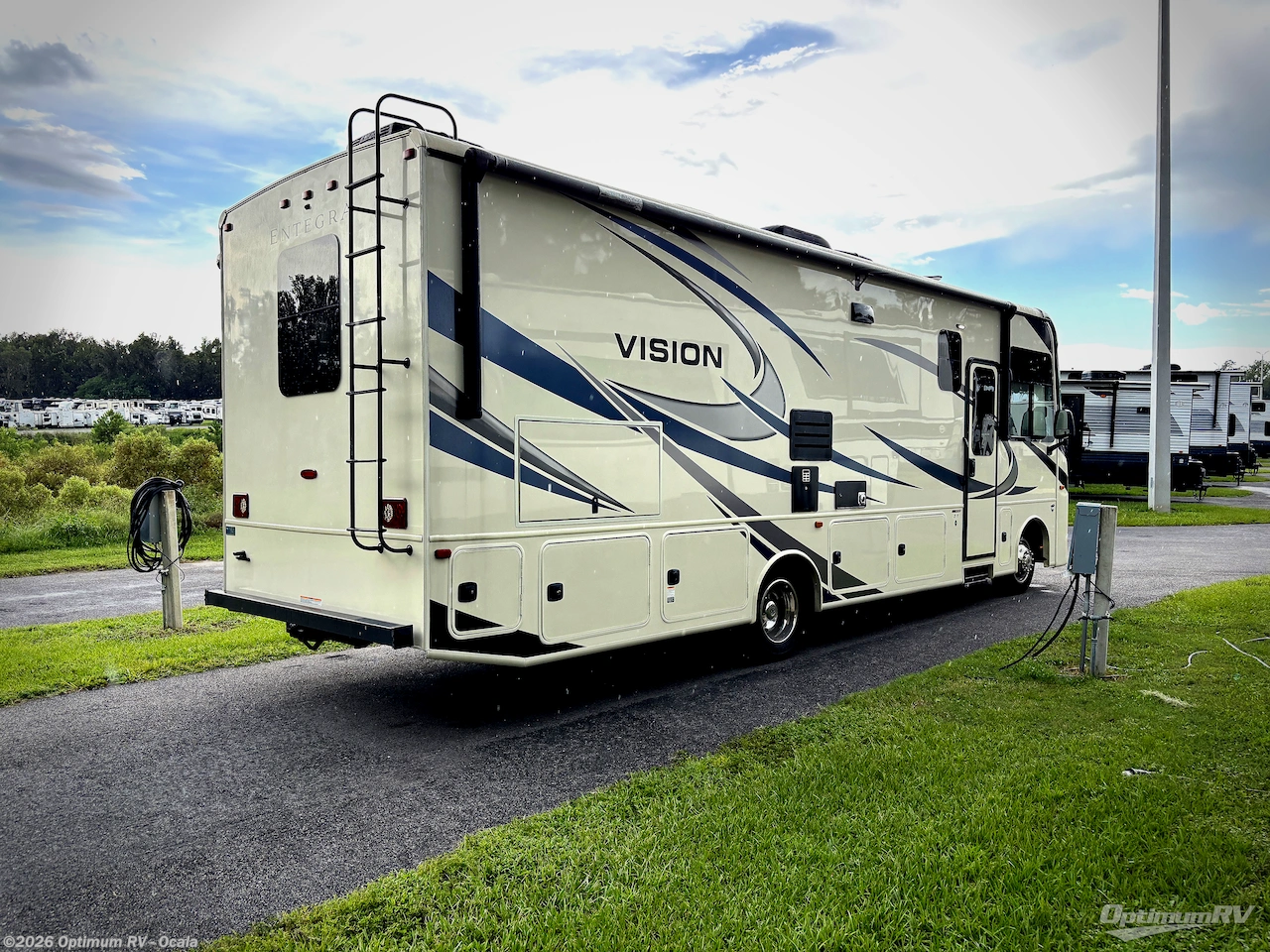 2021 Entegra Coach Vision 31V - Used Class A For Sale by Optimum RV - Ocala in Ocala, Florida features Awning, Slideout