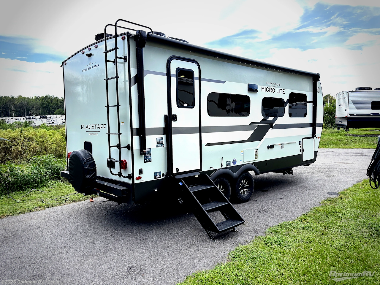 2027 Forest River Flagstaff Micro Lite 22FBS - New Travel Trailer For Sale by Optimum RV - Ocala in Ocala, Florida features Slideout, Awning