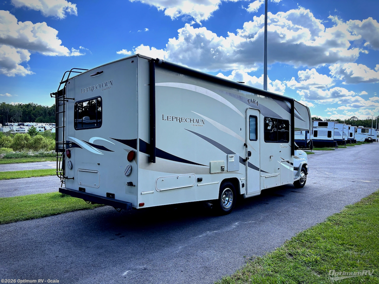 2018 Coachmen Leprechaun 260DS Chevy 4500 - Used Class C For Sale by Optimum RV - Ocala in Ocala, Florida features Slideout, Awning