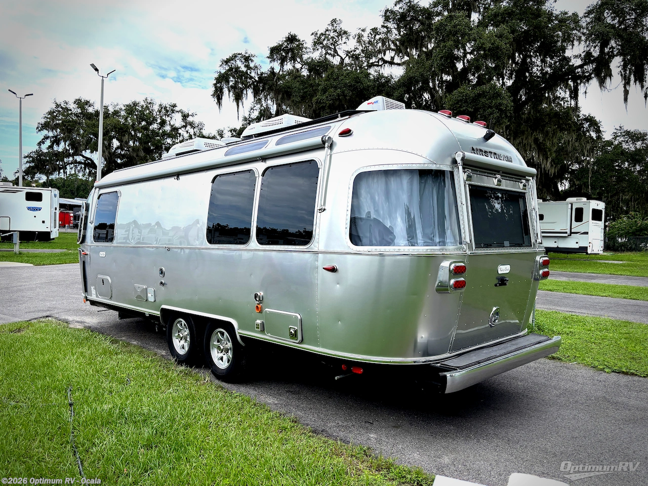 2023 Flying Cloud 25FB Twin by Airstream from Optimum RV - Ocala in Ocala, Florida