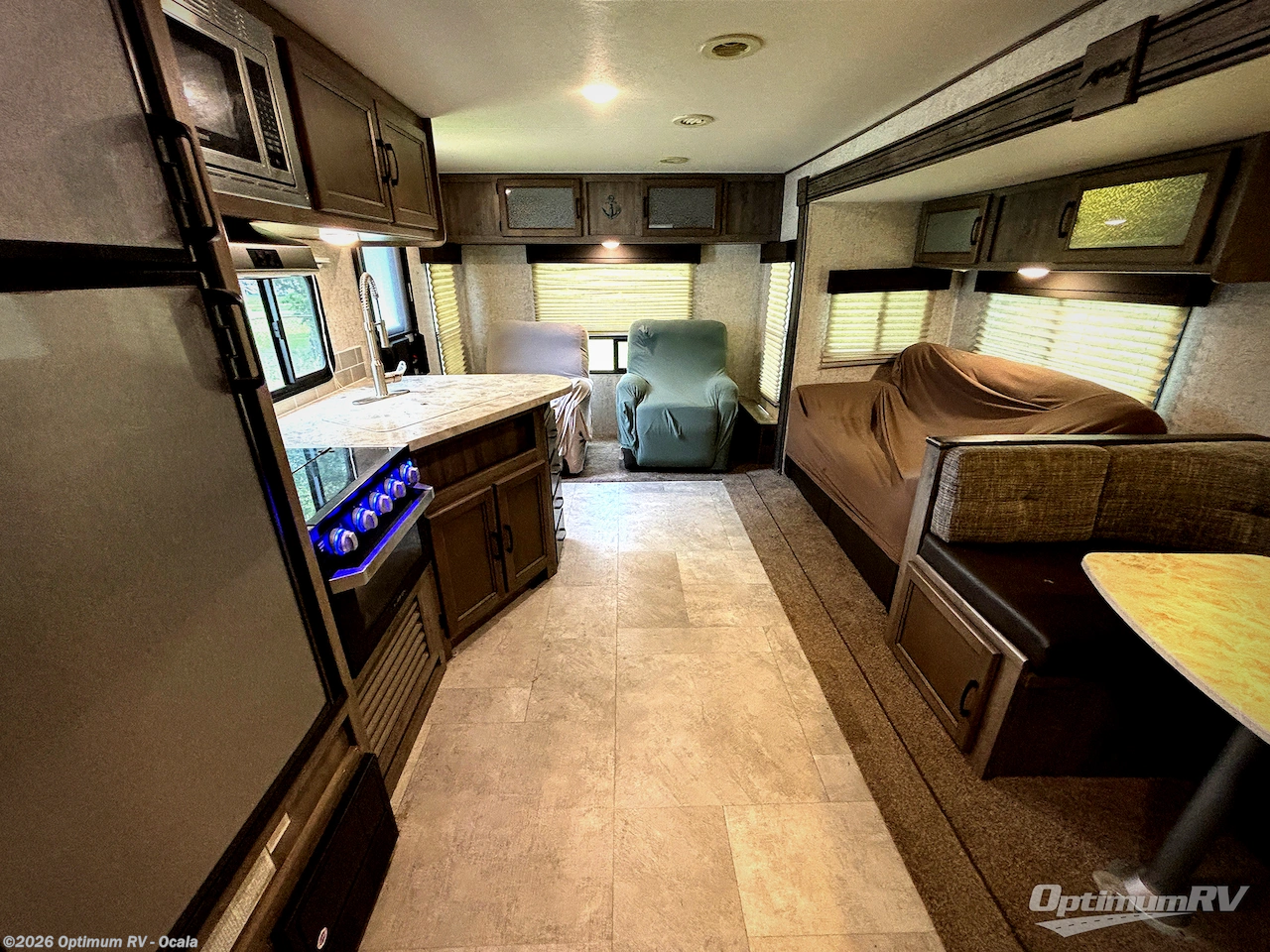 Used 2020 Coachmen Apex Ultra-Lite 279RLSS available in Ocala, Florida