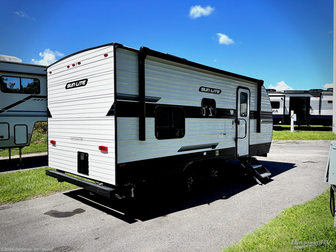2026 Sunset Park RV Sun Lite LTD 21DB - New Travel Trailer For Sale by Optimum RV - Ocala in Ocala, Florida features Awning