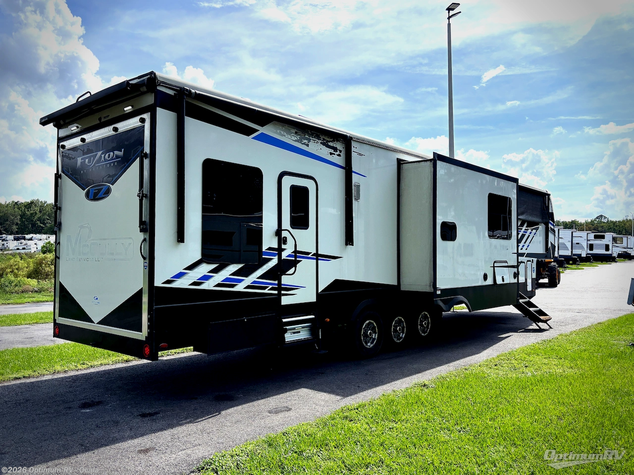 2022 Keystone Fuzion 430 - Used Fifth Wheel For Sale by Optimum RV - Ocala in Ocala, Florida features Slideout, Awning
