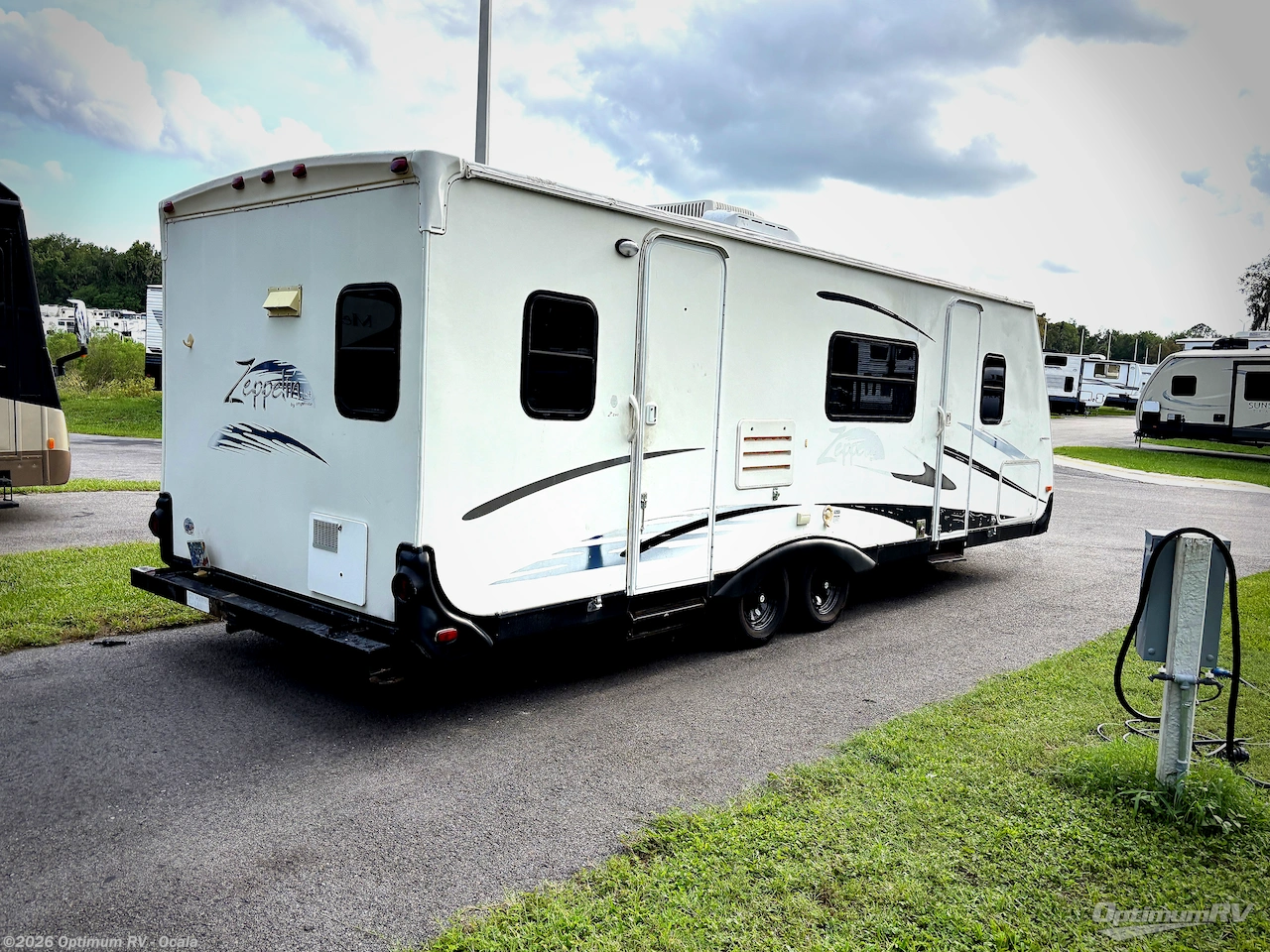 2004 Keystone Zeppelin Z 281 - Used Travel Trailer For Sale by Optimum RV - Ocala in Ocala, Florida features Slideout