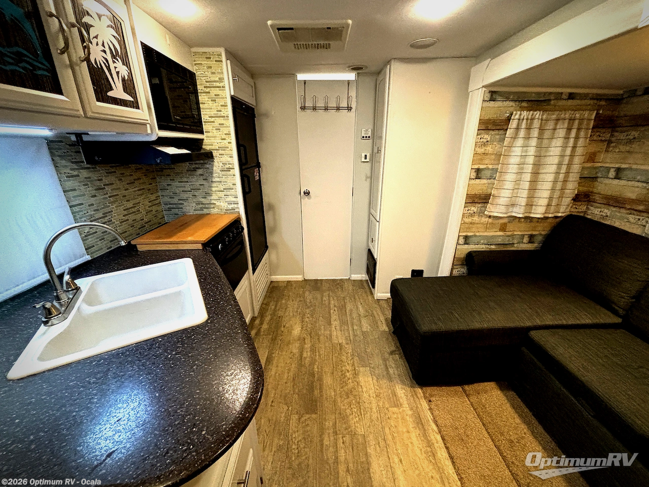 Used 2017 Coachmen Freedom Express 231RBDS available in Ocala, Florida