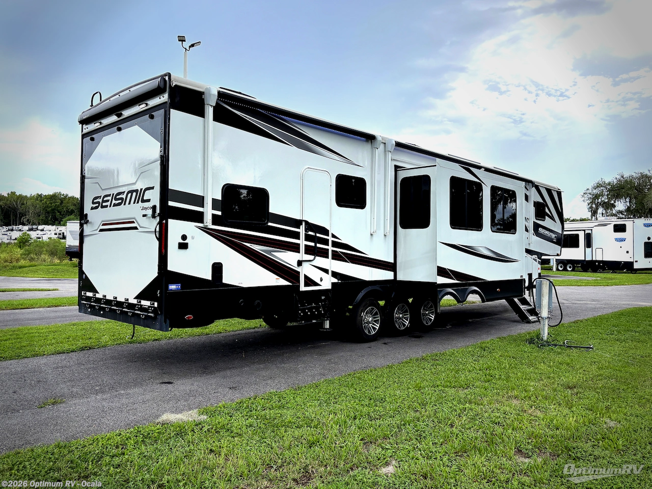 2024 Jayco Seismic 395 - Used Fifth Wheel For Sale by Optimum RV - Ocala in Ocala, Florida features Slideout, Awning