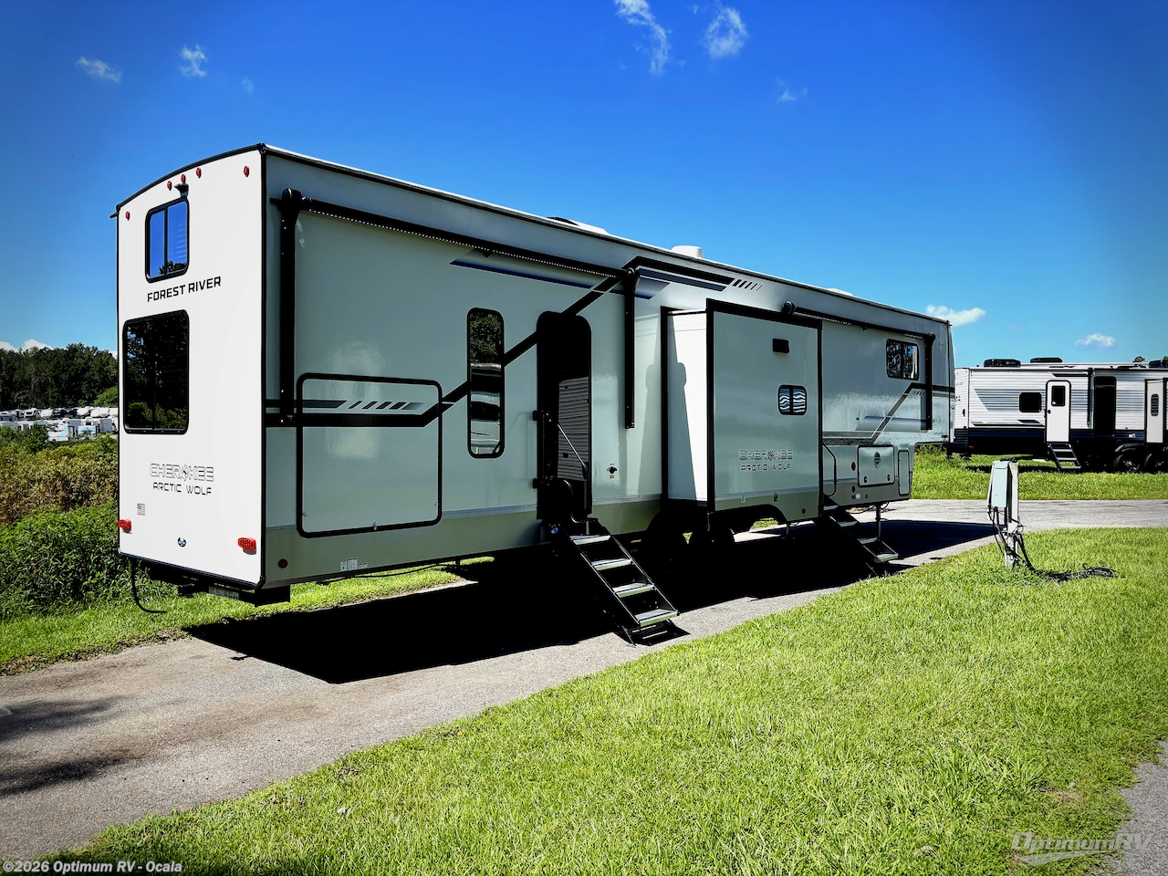 2025 Forest River Cherokee Arctic Wolf Suite 3750SUITE - New Fifth Wheel For Sale by Optimum RV - Ocala in Ocala, Florida features Slideout, Awning
