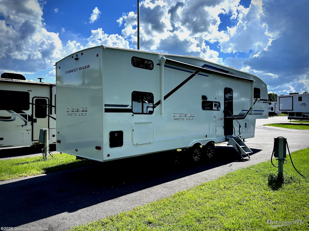 2026 Forest River Cherokee Arctic Wolf 285OPT - New Fifth Wheel For Sale by Optimum RV - Ocala in Ocala, Florida features Slideout, Awning