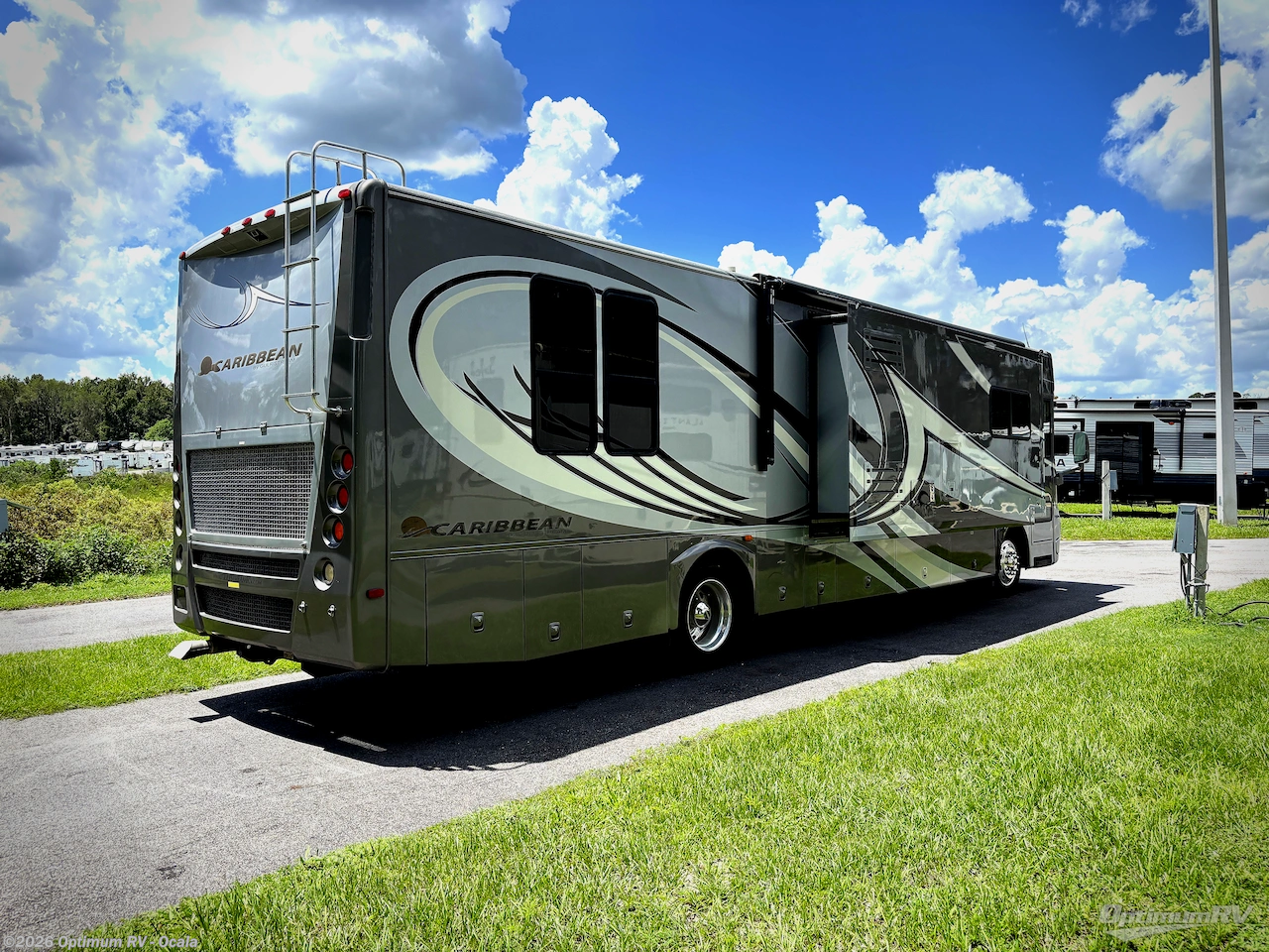 2009 Gulf Stream Caribbean 38C - Used Class A For Sale by Optimum RV - Ocala in Ocala, Florida features Slideout