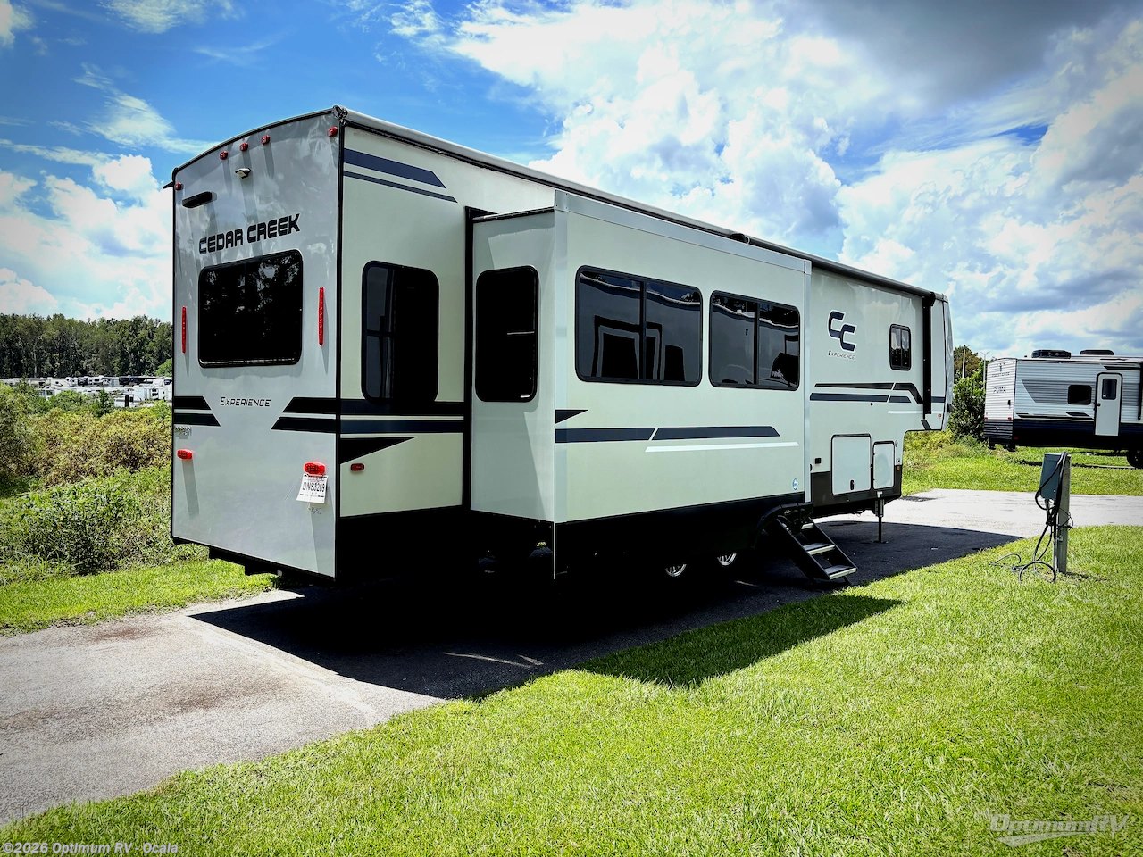2023 Forest River Cedar Creek Experience 3425RL - Used Fifth Wheel For Sale by Optimum RV - Ocala in Ocala, Florida features Slideout, Awning