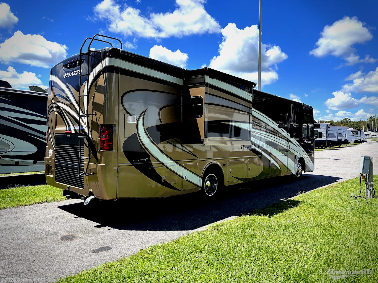 2017 Thor Palazzo 36.1 - Used Class A For Sale by Optimum RV - Ocala in Ocala, Florida features Slideout