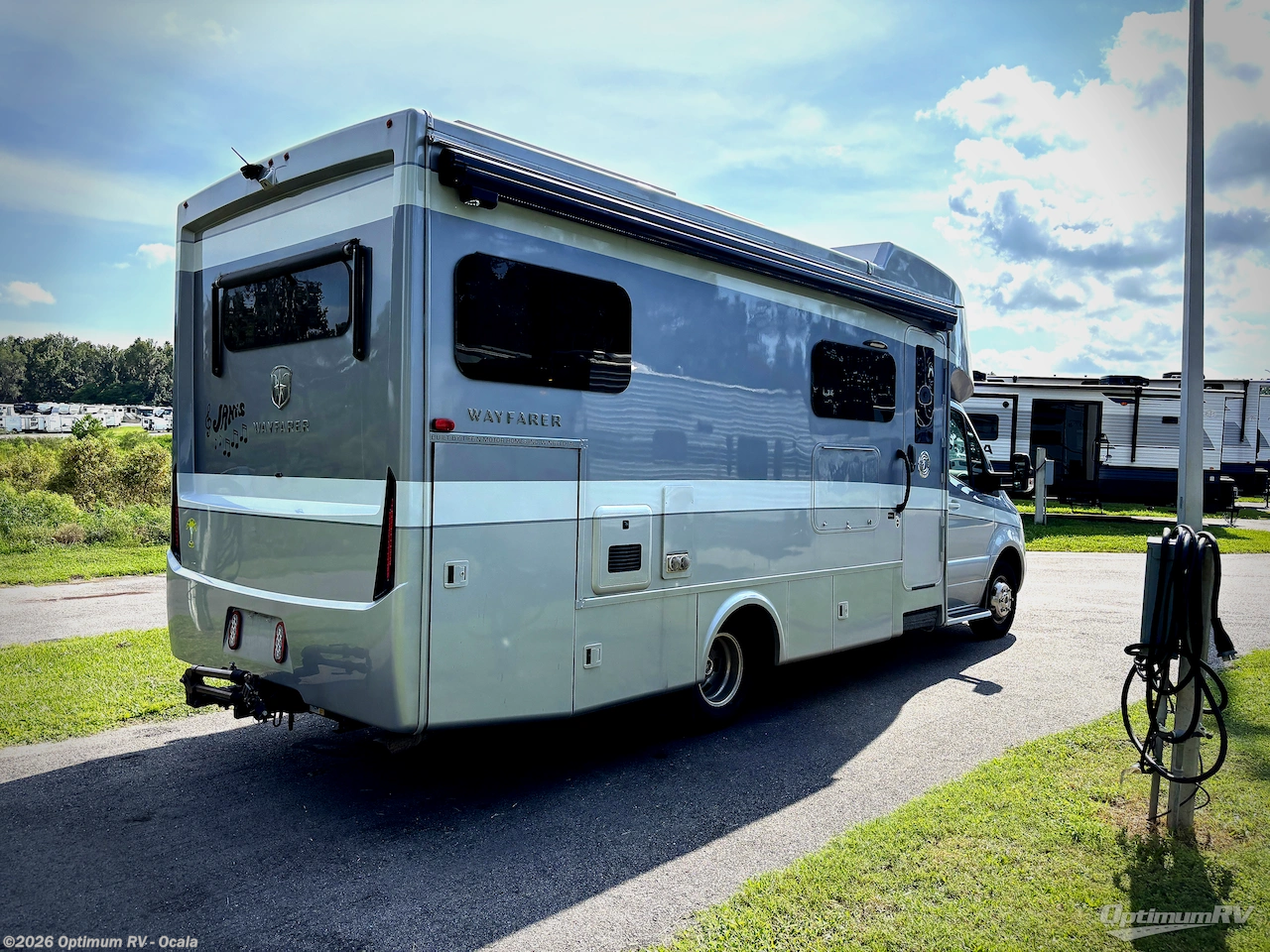 2021 Tiffin Wayfarer 25LW - Used Class C For Sale by Optimum RV - Ocala in Ocala, Florida features Slideout, Awning