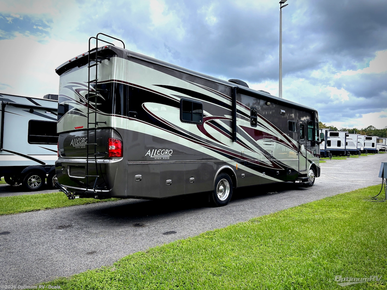 2013 Tiffin Allegro 36 LA - Used Class A For Sale by Optimum RV - Ocala in Ocala, Florida features Slideout