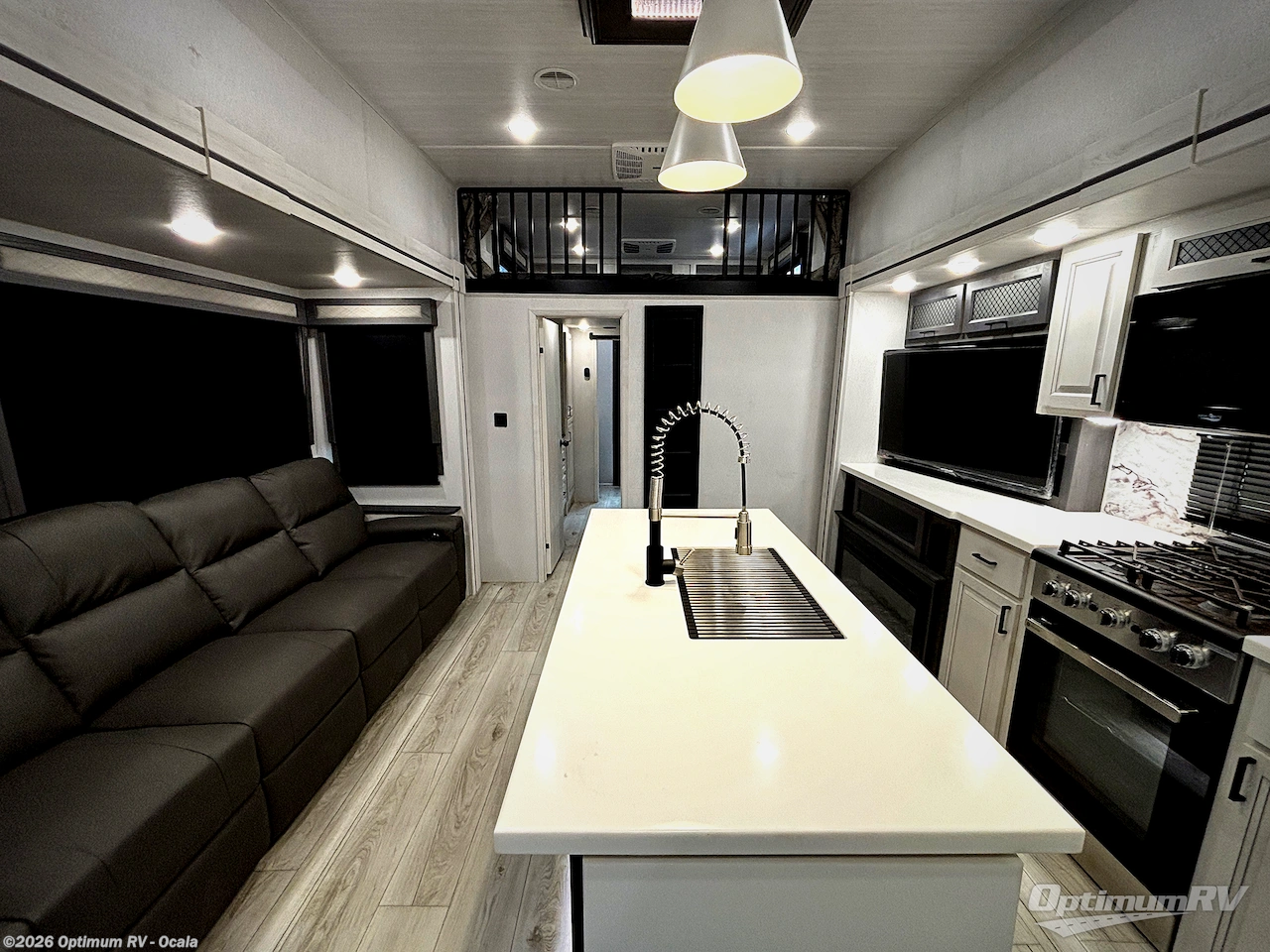 New 2025 East to West Ahara 390DS available in Ocala, Florida