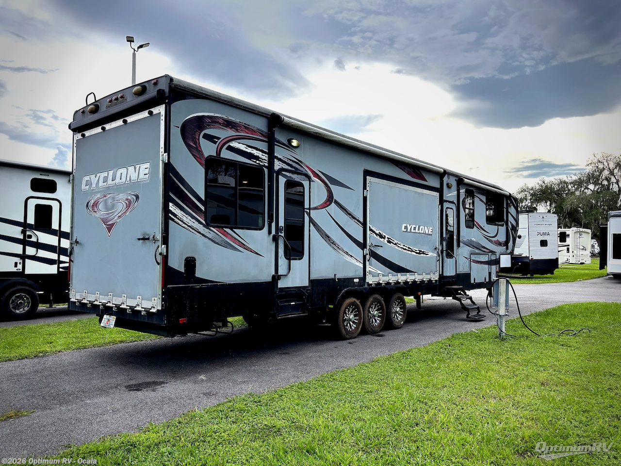2015 Heartland Cyclone 4200 - Used Fifth Wheel For Sale by Optimum RV - Ocala in Ocala, Florida features Slideout