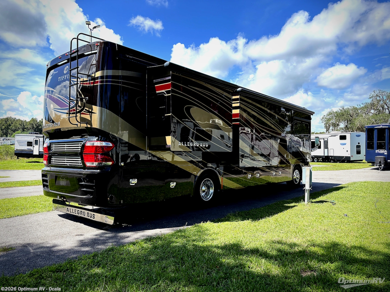 2017 Tiffin Allegro Bus 37AP - Used Class A For Sale by Optimum RV - Ocala in Ocala, Florida features Slideout
