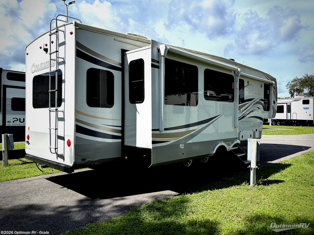 2020 Palomino Columbus F329DV - Used Fifth Wheel For Sale by Optimum RV - Ocala in Ocala, Florida features Awning, Slideout