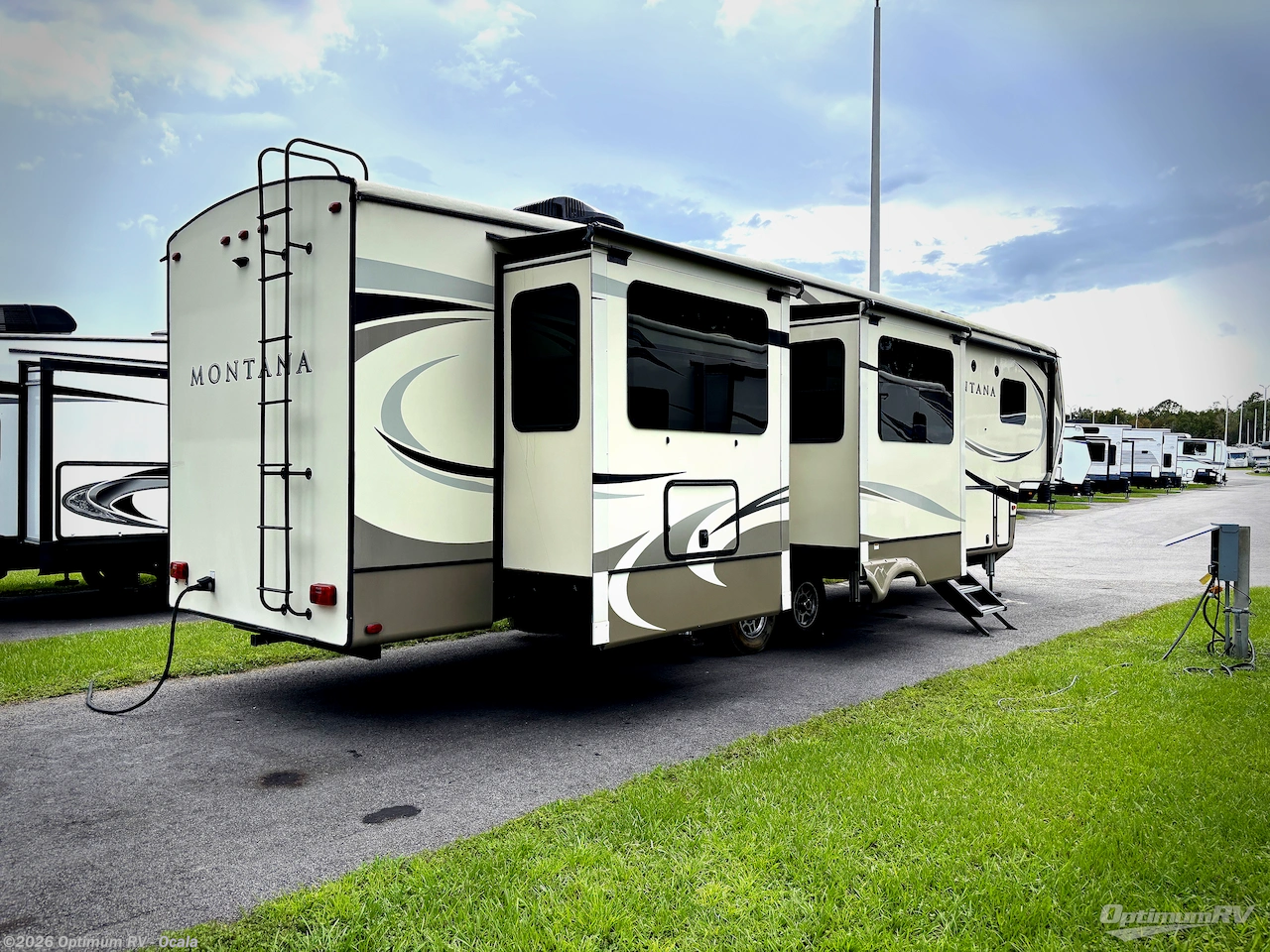 2018 Keystone Montana Legacy 3701LK - Used Fifth Wheel For Sale by Optimum RV - Ocala in Ocala, Florida features Slideout, Awning