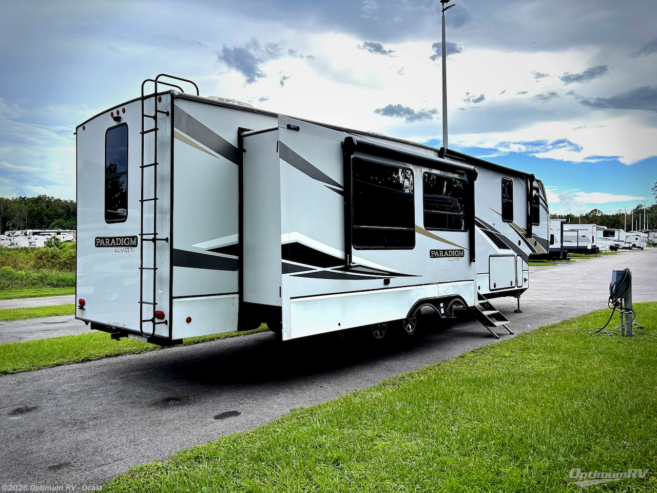 2021 Skyline Alliance Paradigm 372RK - Used Fifth Wheel For Sale by Optimum RV - Ocala in Ocala, Florida features Slideout, Awning