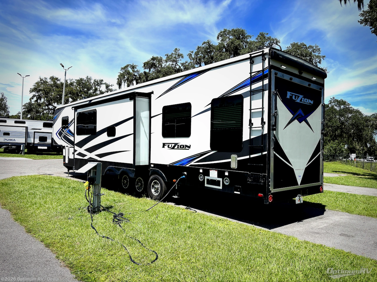 2021 Fuzion 429 by Keystone from Optimum RV - Ocala in Ocala, Florida