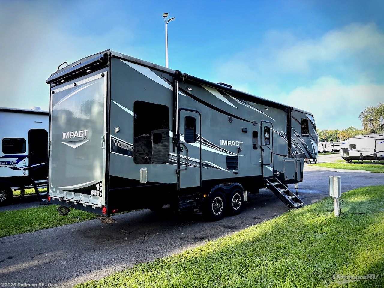 2017 Keystone Fuzion Impact Edition 311 - Used Fifth Wheel For Sale by Optimum RV - Ocala in Ocala, Florida features Slideout