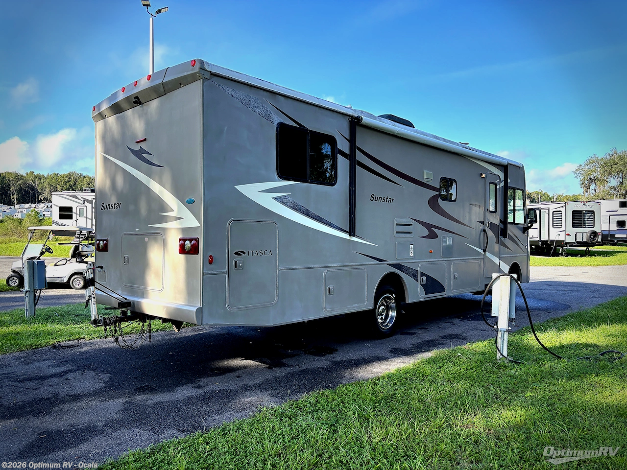 2014 Itasca Sunstar 31KE - Used Class A For Sale by Optimum RV - Ocala in Ocala, Florida features Slideout