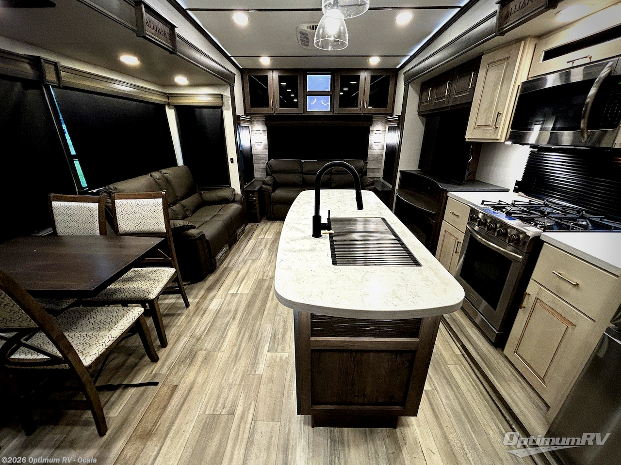 Used 2022 Skyline Alliance Paradigm 370FB available in Ocala, Florida
