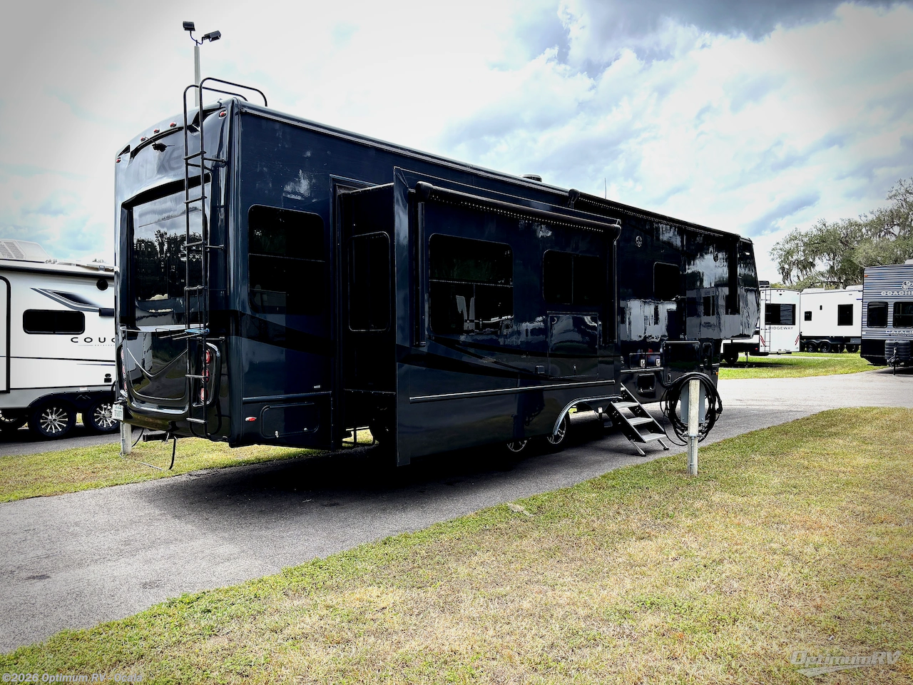 2022 Luxe Elite 38GFB - Used Fifth Wheel For Sale by Optimum RV - Ocala in Ocala, Florida features Slideout, Awning
