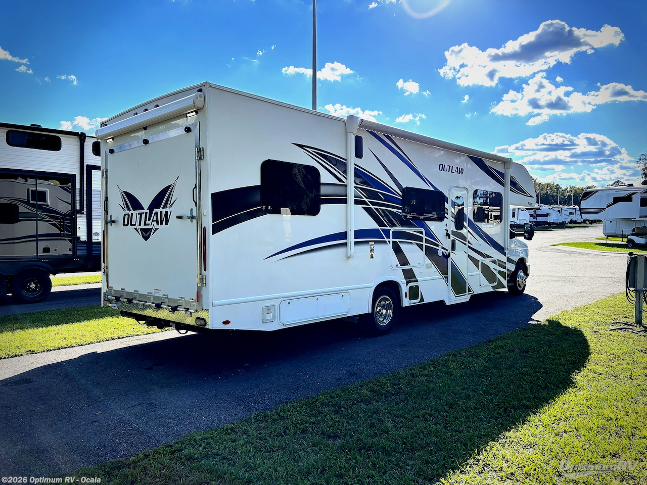 2021 Thor Outlaw 29J - Used Class C For Sale by Optimum RV - Ocala in Ocala, Florida features Awning, Slideout