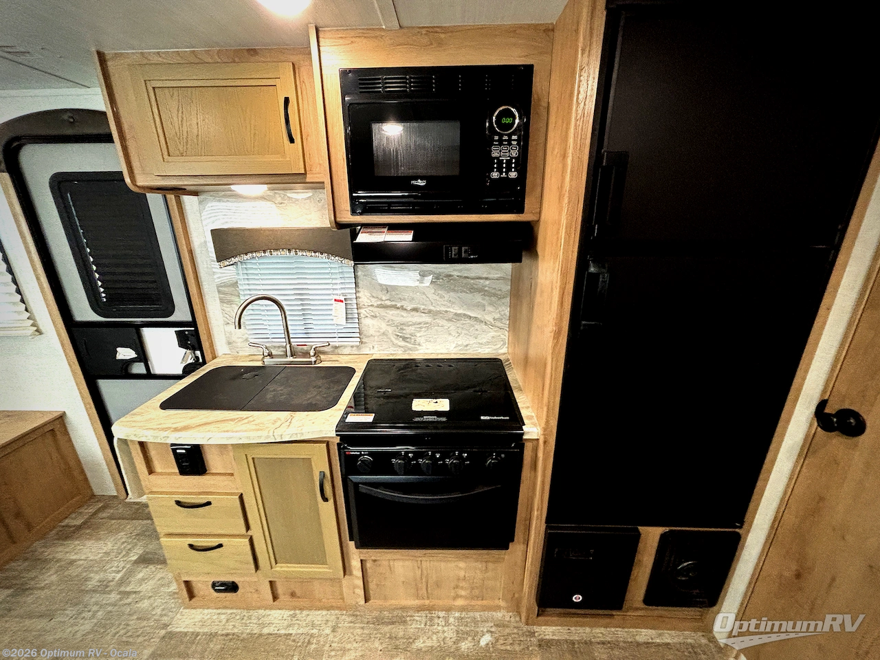 2021 Micro Minnie 2106DS by Winnebago from Optimum RV - Ocala in Ocala, Florida
