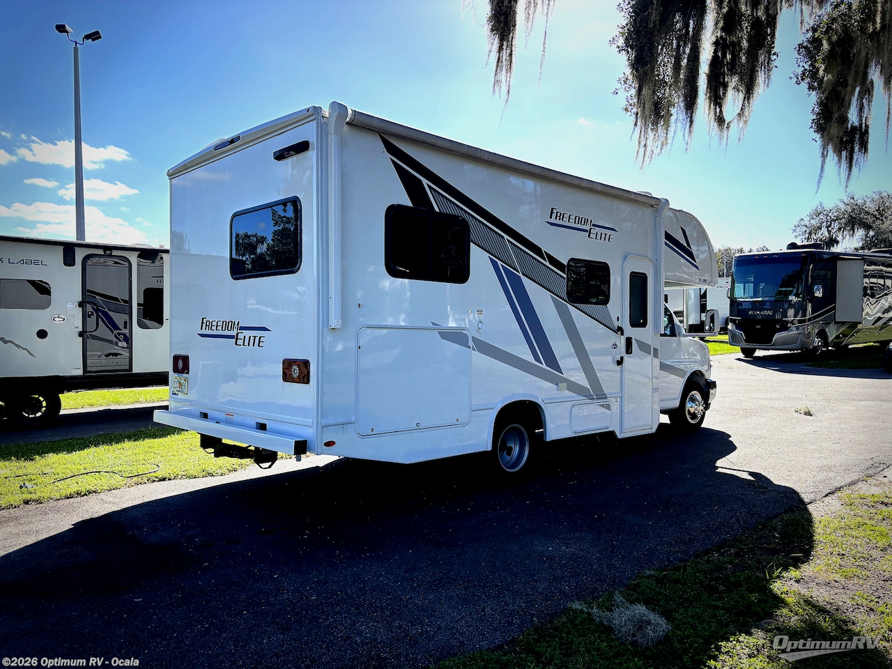 2025 Thor FREEDOM ELITE 21HE - Used Class C For Sale by Optimum RV - Ocala in Ocala, Florida features Awning