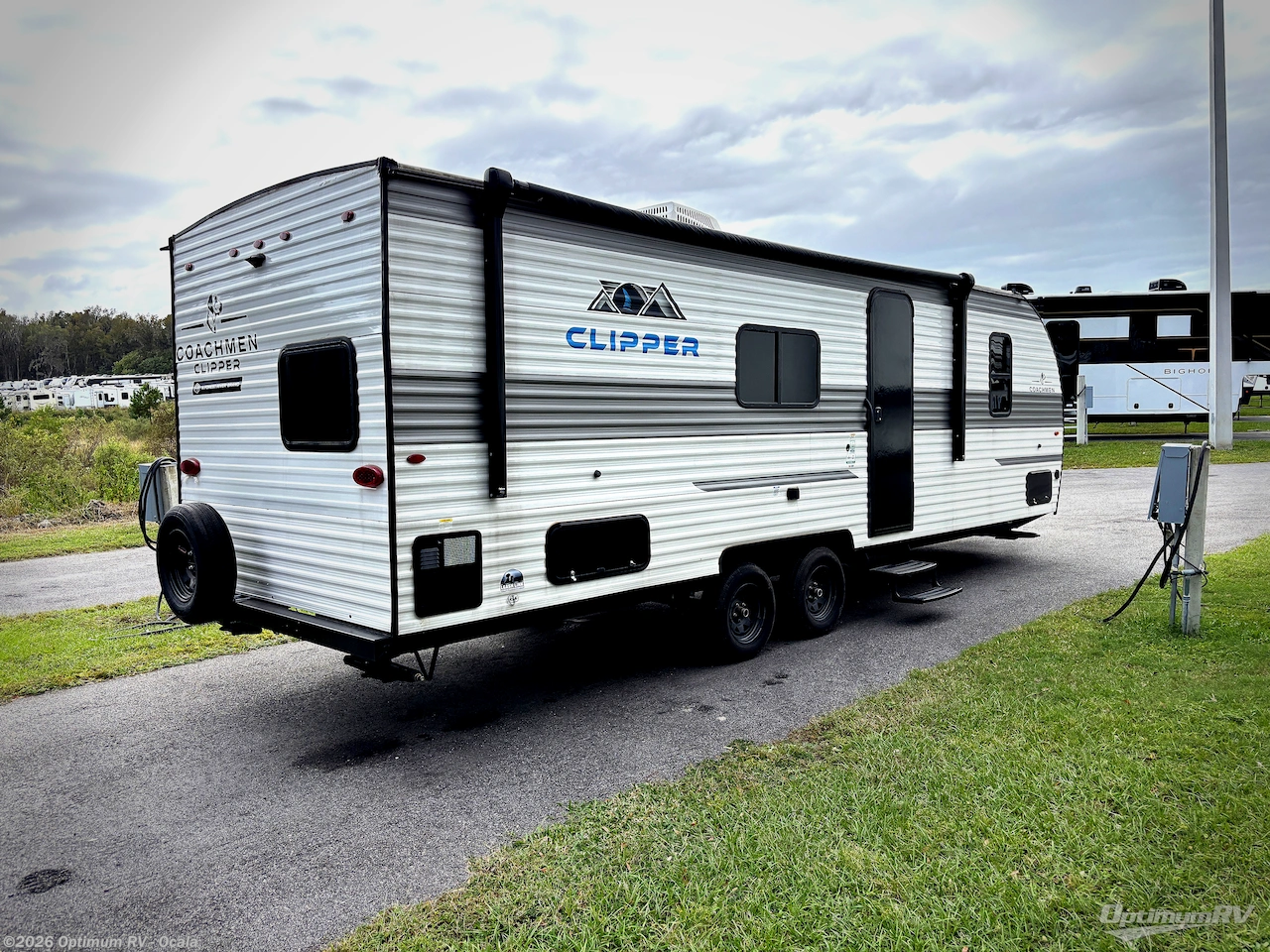 2024 Coachmen Clipper 5K Series 26BH - Used Travel Trailer For Sale by Optimum RV - Ocala in Ocala, Florida features Awning