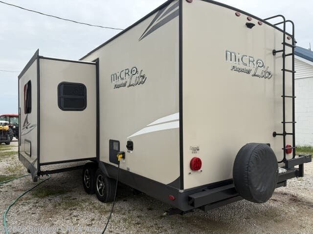 2021 Flagstaff Micro Lite 25BDS by Forest River from Beilstein's RV & Auto in Palmyra, Missouri