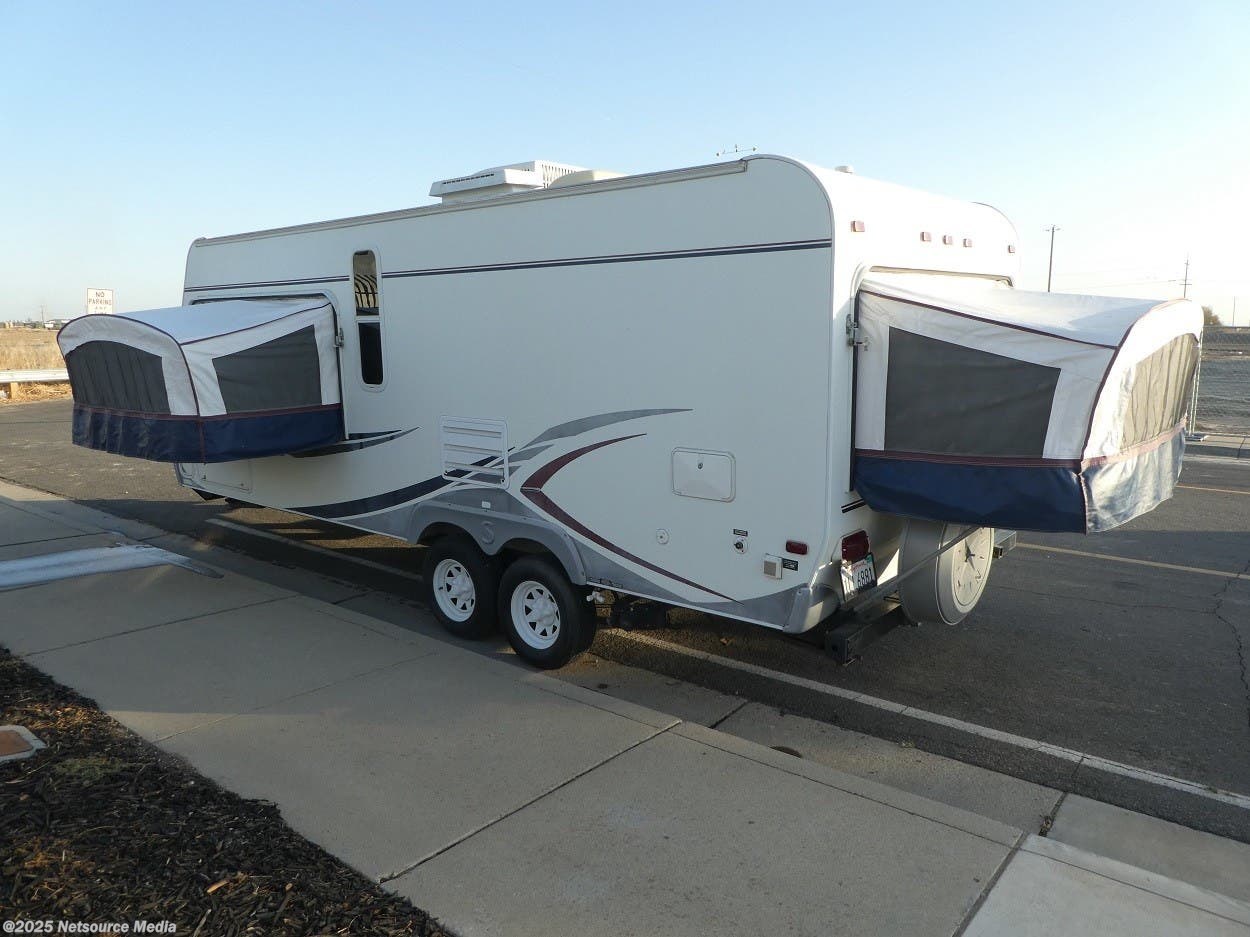 2006 Forest River Surveyor 236ST Hybrid Travel Trailer RV for Sale in