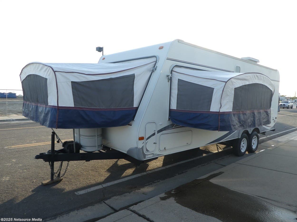 2006 Forest River Surveyor 236ST Hybrid Travel Trailer RV for Sale in