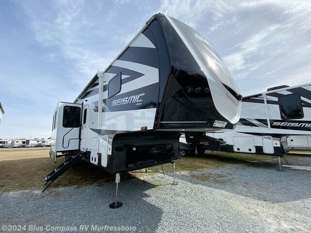 2024 Jayco Seismic 395 - New Toy Hauler For Sale by Blue Compass RV Murfressboro in Murfressboro, Tennessee