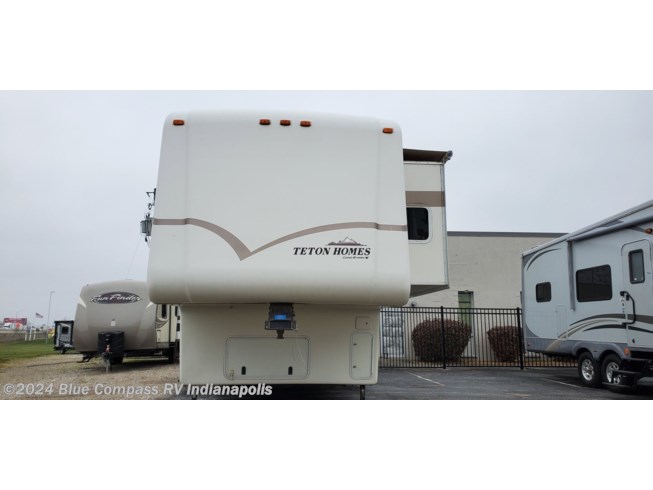 2004 Teton Homes Grand LIBERTY - Used Fifth Wheel For Sale by Colerain RV of Indy in Indianapolis, Indiana