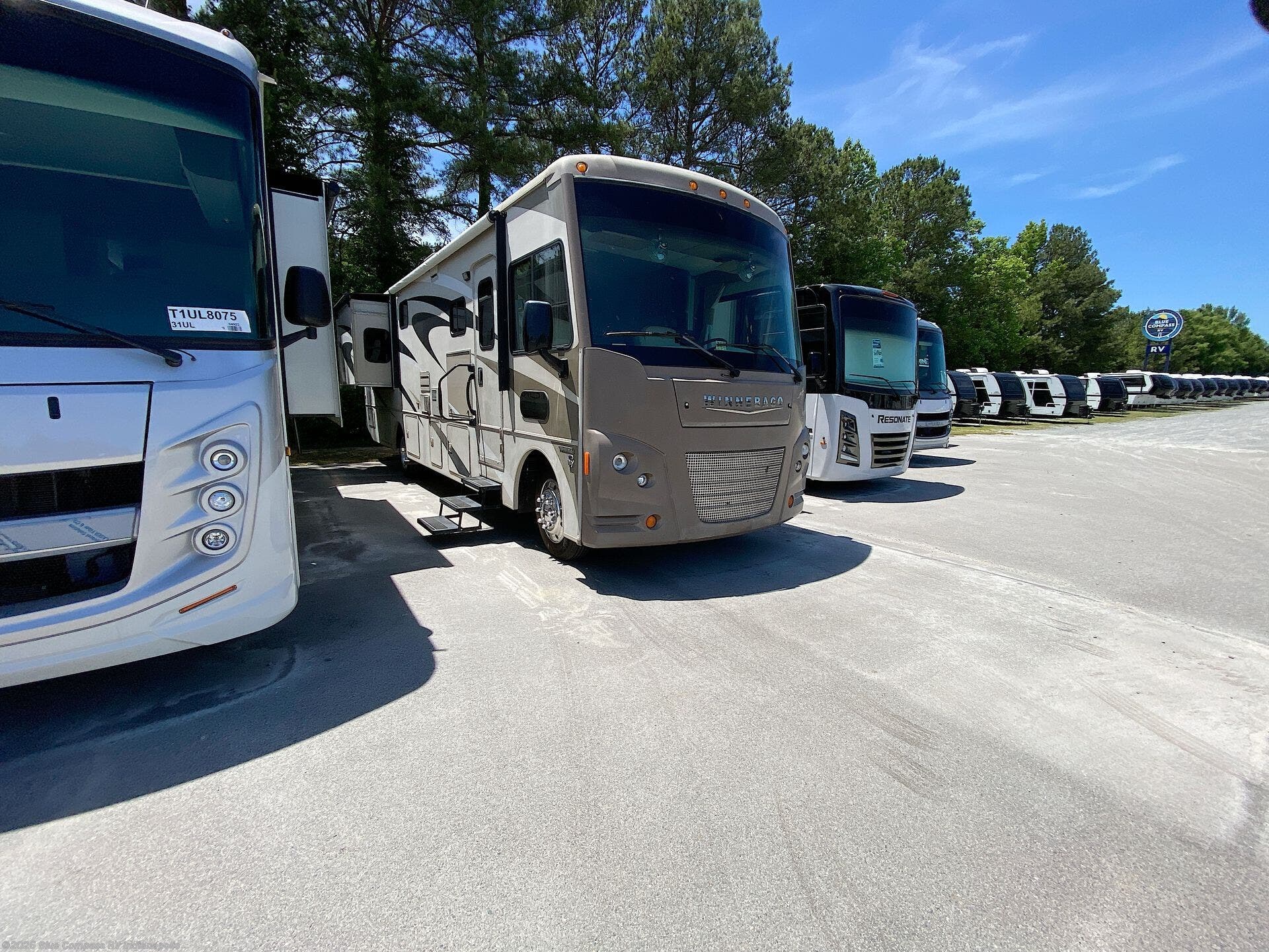 2015 Vista 35F by Winnebago from Blue Compass RV Indianapolis in Indianapolis, Indiana