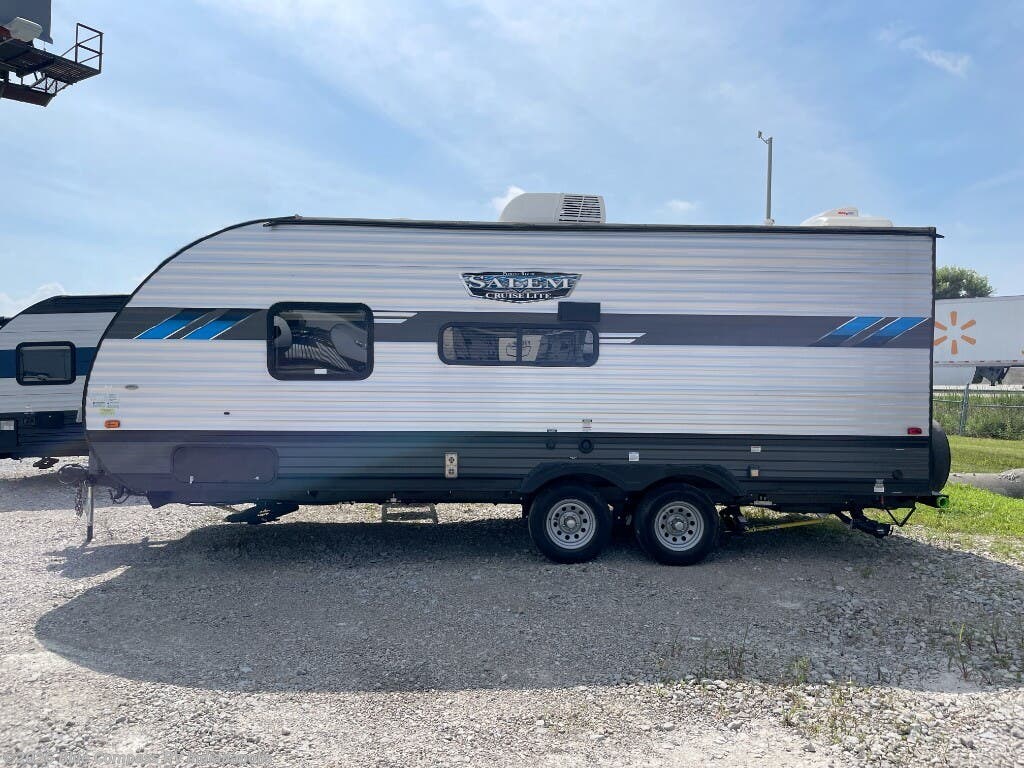 Used 2022 Forest River Salem Cruise Lite 19DBXL available in Indianapolis, Indiana