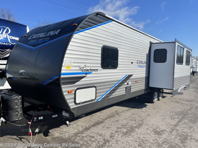 2022 Coachmen Catalina 283RKS - New Travel Trailer For Sale by Bill&#39;s Happy Camper RV Sales in Mill Hall, Pennsylvania features TV, King Size Bed, Fireplace, Tinted Windows, Multi Media Sound System w/Input Jacks