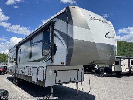 &lt;p&gt;2022 FIFTH WHEEL PLATINUM PACKAGE: 17 CUBIC FT STAINLESS STEEL FRENCH DOOR REFRIGERATOR 12V, ELECTRIC LEVELING SYSTEM, PREMIUM RANGE W/ GLASS COVER, KING WI-FI EXTENDER SYSTEM, SPARE TIRE KIT, ROOF LADDER, ROLLER SHADES THROUGHOUT, BOONDOCKER SOLAR SYSTEM- 190W ROOF PANEL W/ CONTROLLER &amp;amp; BATTERY, HEATED HOLDING TANKS&lt;/p&gt;
&lt;p&gt;2022 FIFTH WHEEL SIGNATURE PACKAGE&lt;/p&gt;
&lt;p&gt;2ND A/C IN BEDROOM DUCTED&lt;/p&gt;
&lt;p&gt;&lt;em style=&quot;box-sizing: inherit; color: #3d3d3d; font-family: &#39;Trebuchet MS&#39;; font-size: 12px;&quot;&gt;** BILL&#39;S HAPPY CAMPER RV SALES &amp;amp; SERVICE IS NOT RESPONSIBLE FOR ANY MISPRINTS, TYPOS, OR ERRORS FOUND ON THIS PAGE&lt;/em&gt;&lt;/p&gt;