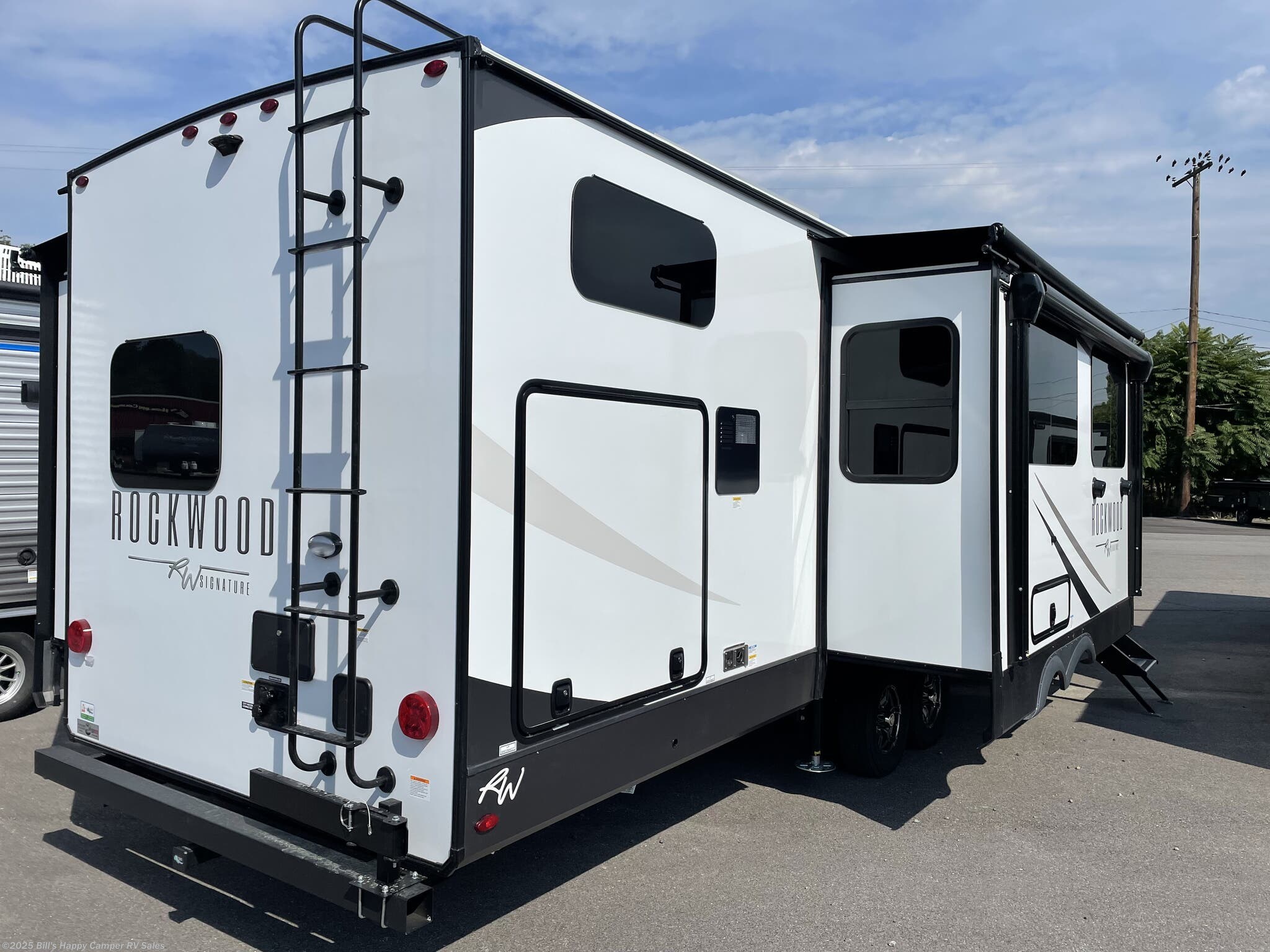 2023 Forest River Rockwood Signature Ultra Lite 8336BH RV for Sale in