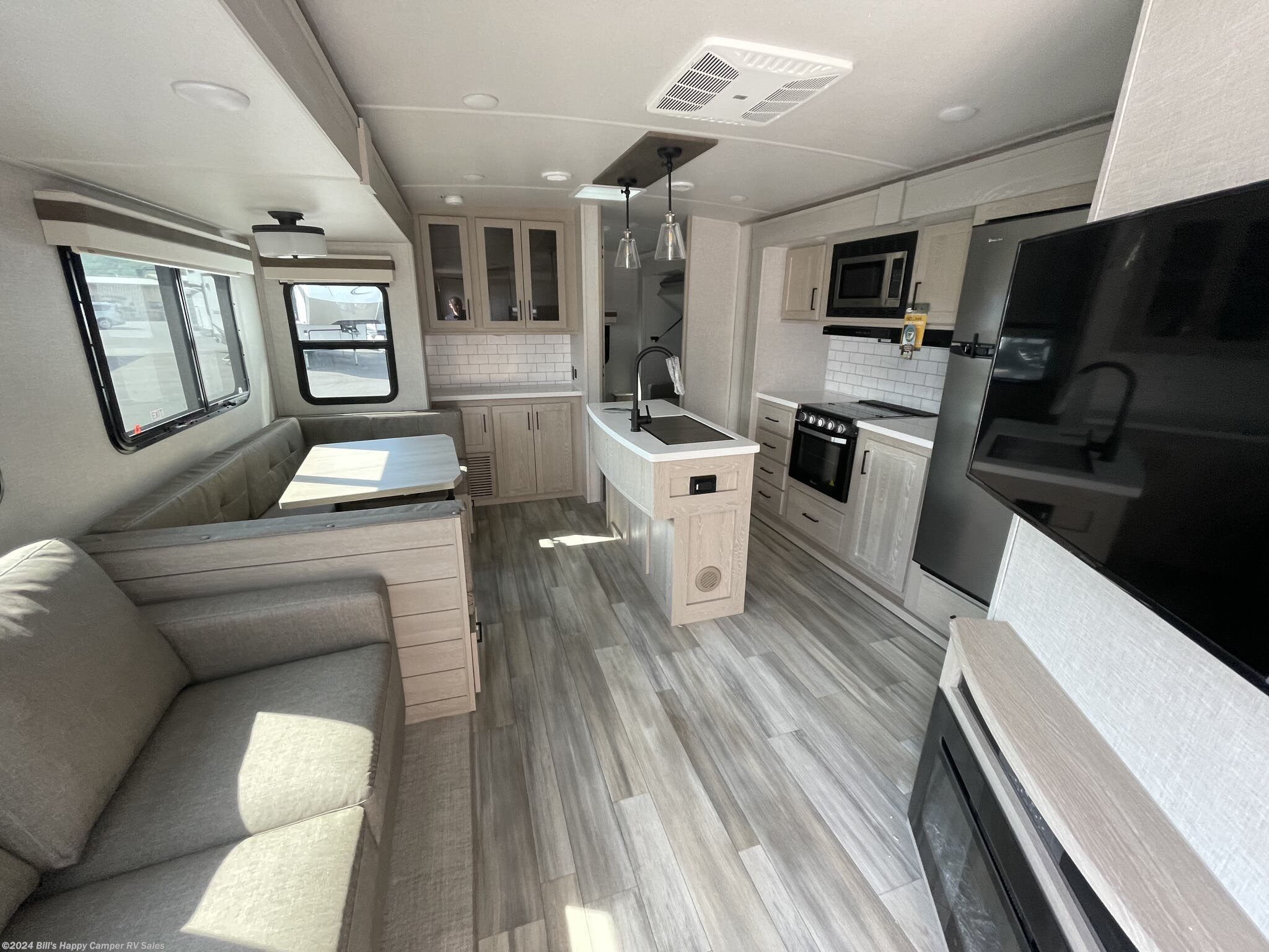 2023 Forest River Rockwood Signature Ultra Lite 8336bh Rv For Sale In