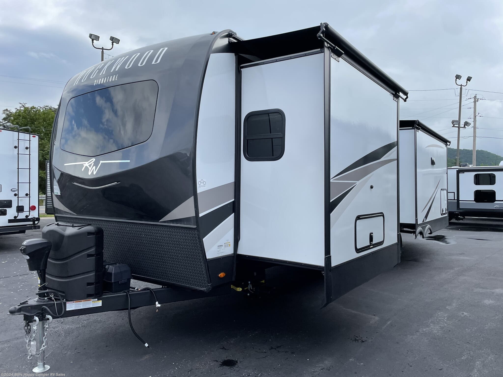 2023-forest-river-rockwood-signature-ultra-lite-8337rl-rv-for-sale-in