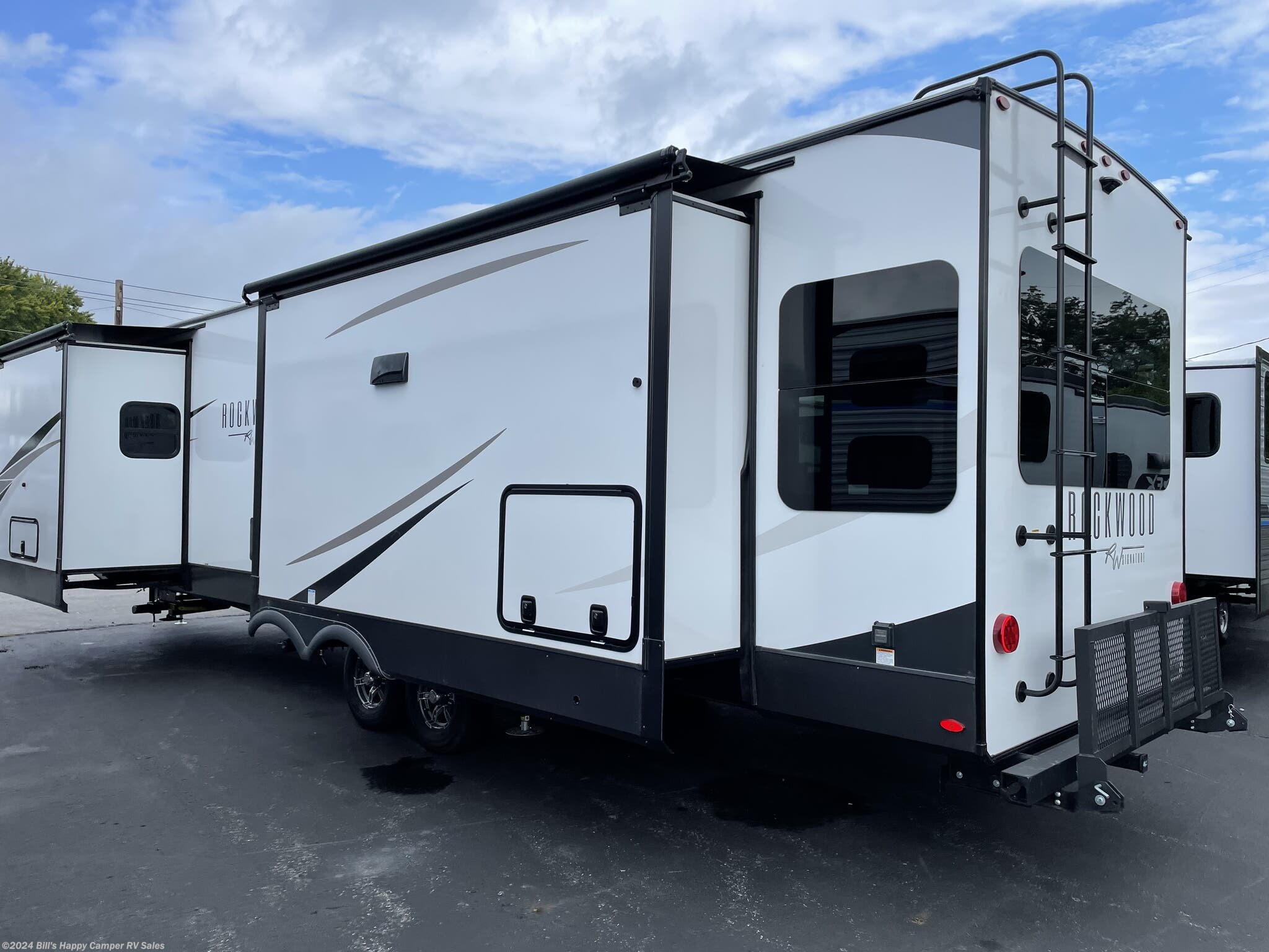 2023-forest-river-rockwood-signature-ultra-lite-8337rl-rv-for-sale-in