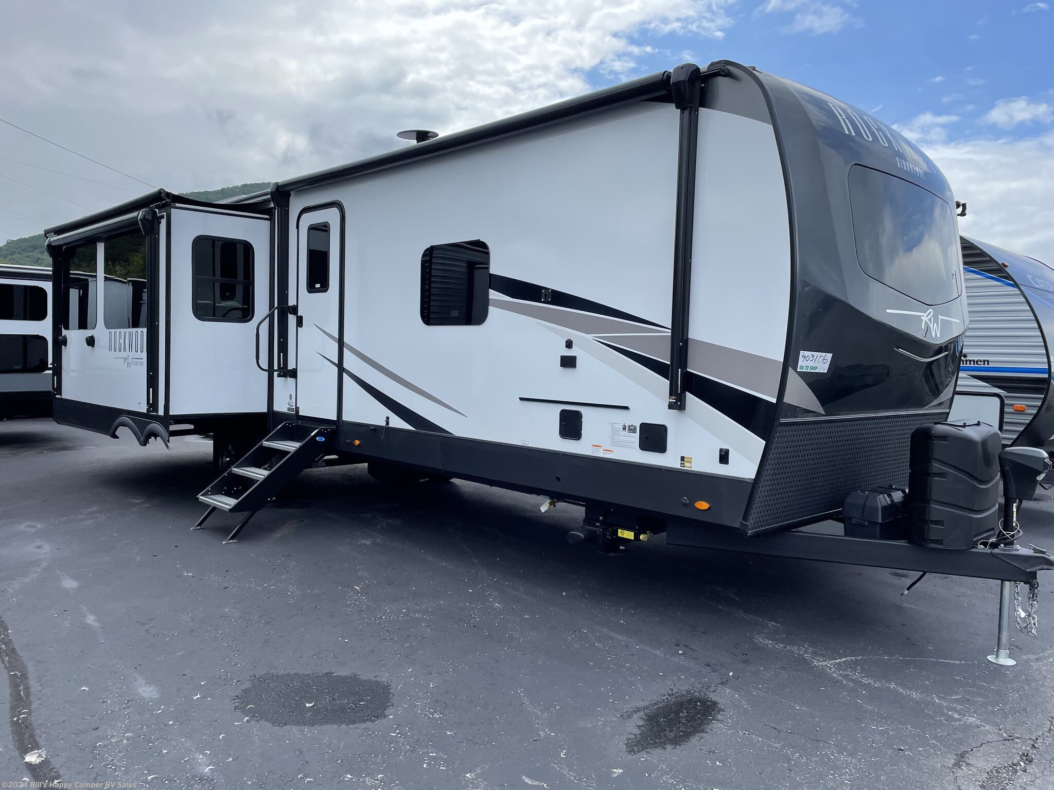 2023-forest-river-rockwood-signature-ultra-lite-8337rl-rv-for-sale-in