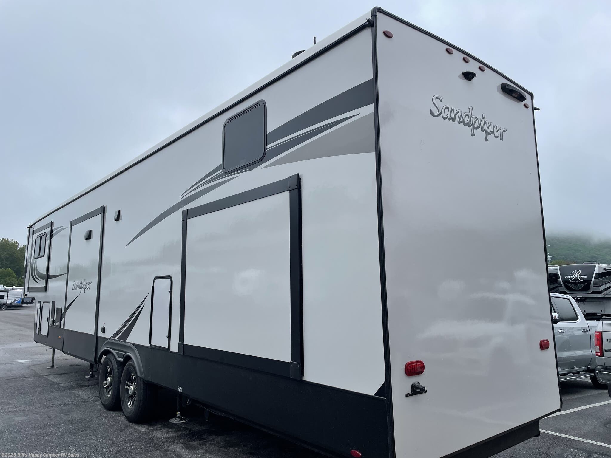 2023 Forest River Sandpiper 3990FL RV for Sale in Mill Hall, PA 17751