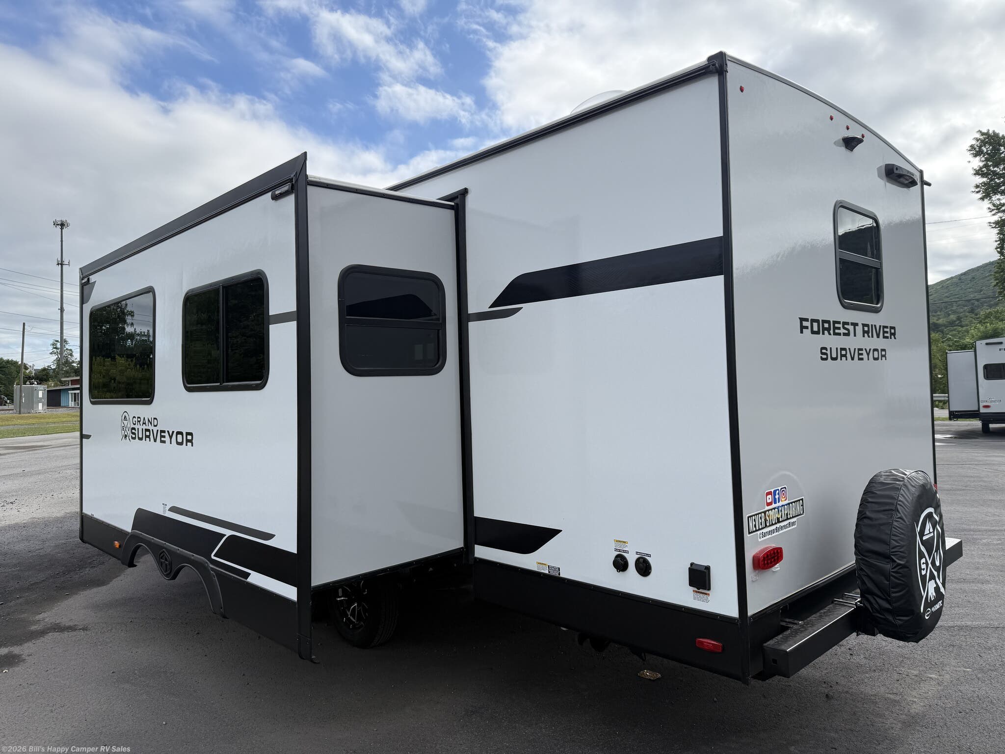 New 2026 Forest River Grand Surveyor 267RBSS available in Mill Hall, Pennsylvania