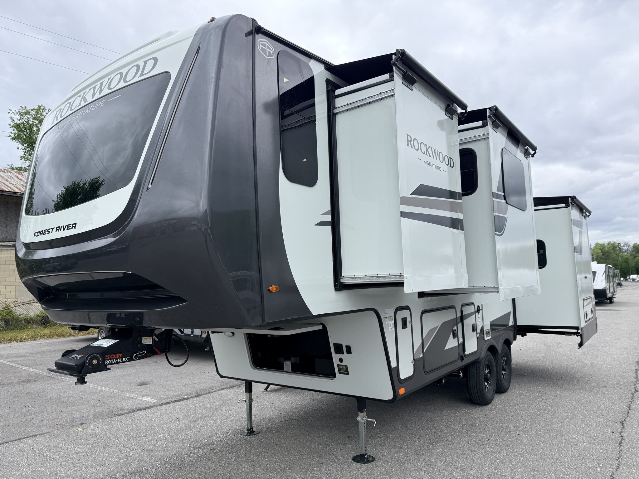 2026 Rockwood Signature 290SFK by Forest River from Bill's Happy Camper RV Sales in Mill Hall, Pennsylvania