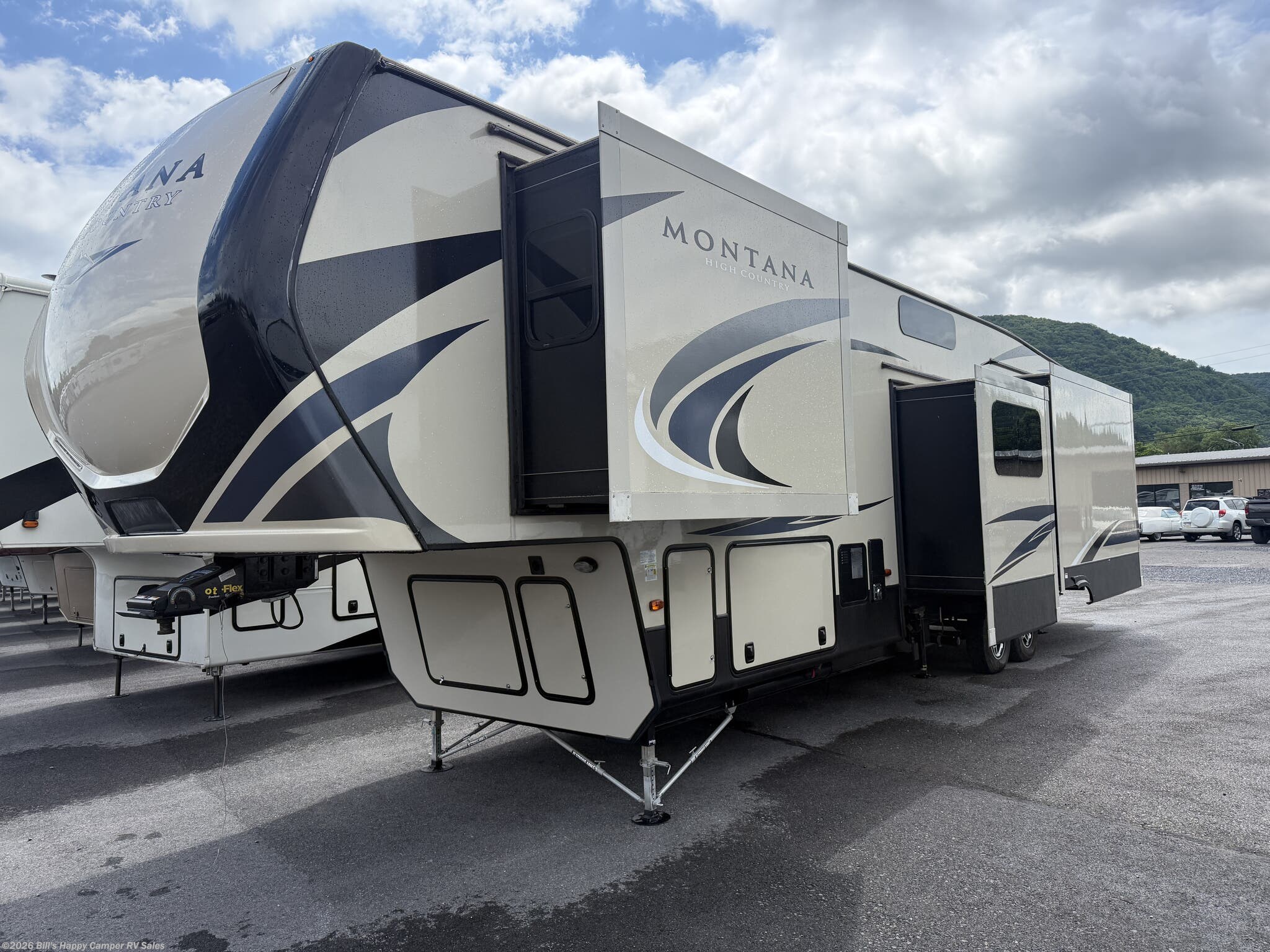 2019 Montana 3855BR by Keystone from Bill's Happy Camper RV Sales in Mill Hall, Pennsylvania